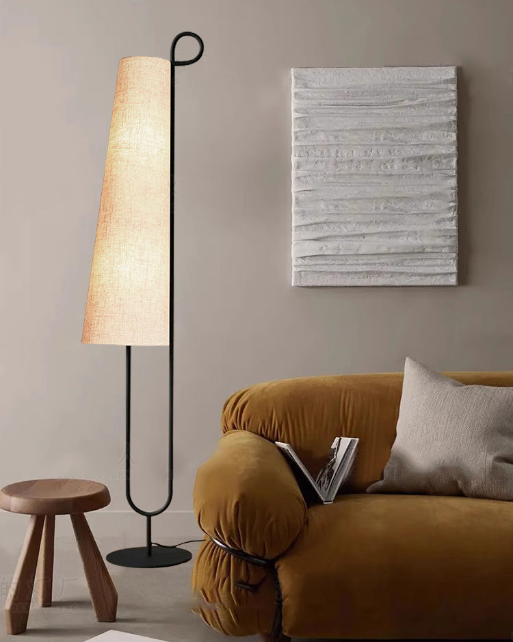 Myna Vloerlamp – Moderne Design Lamp met Stoffen Lampenkap