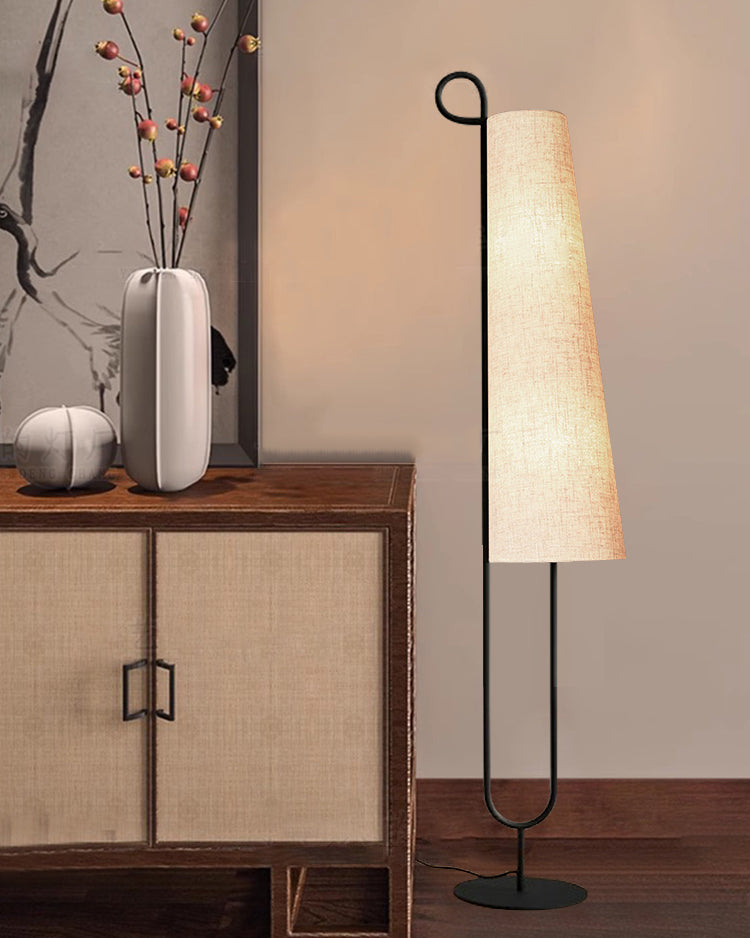 Myna Vloerlamp – Moderne Design Lamp met Stoffen Lampenkap