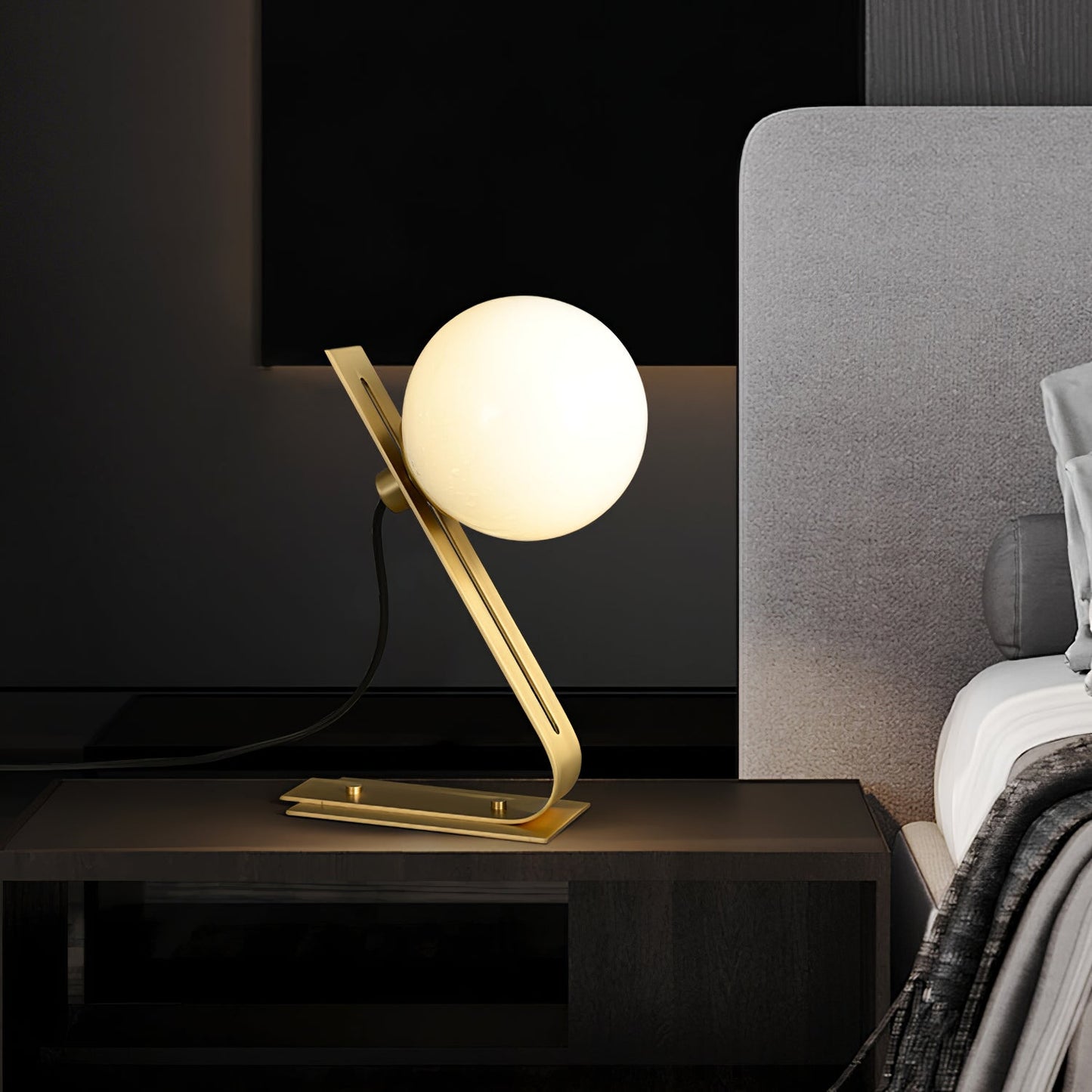 Arandela Tafellamp - Elegante Brass en Witte Glas Lamp Table lamp Myna Mode