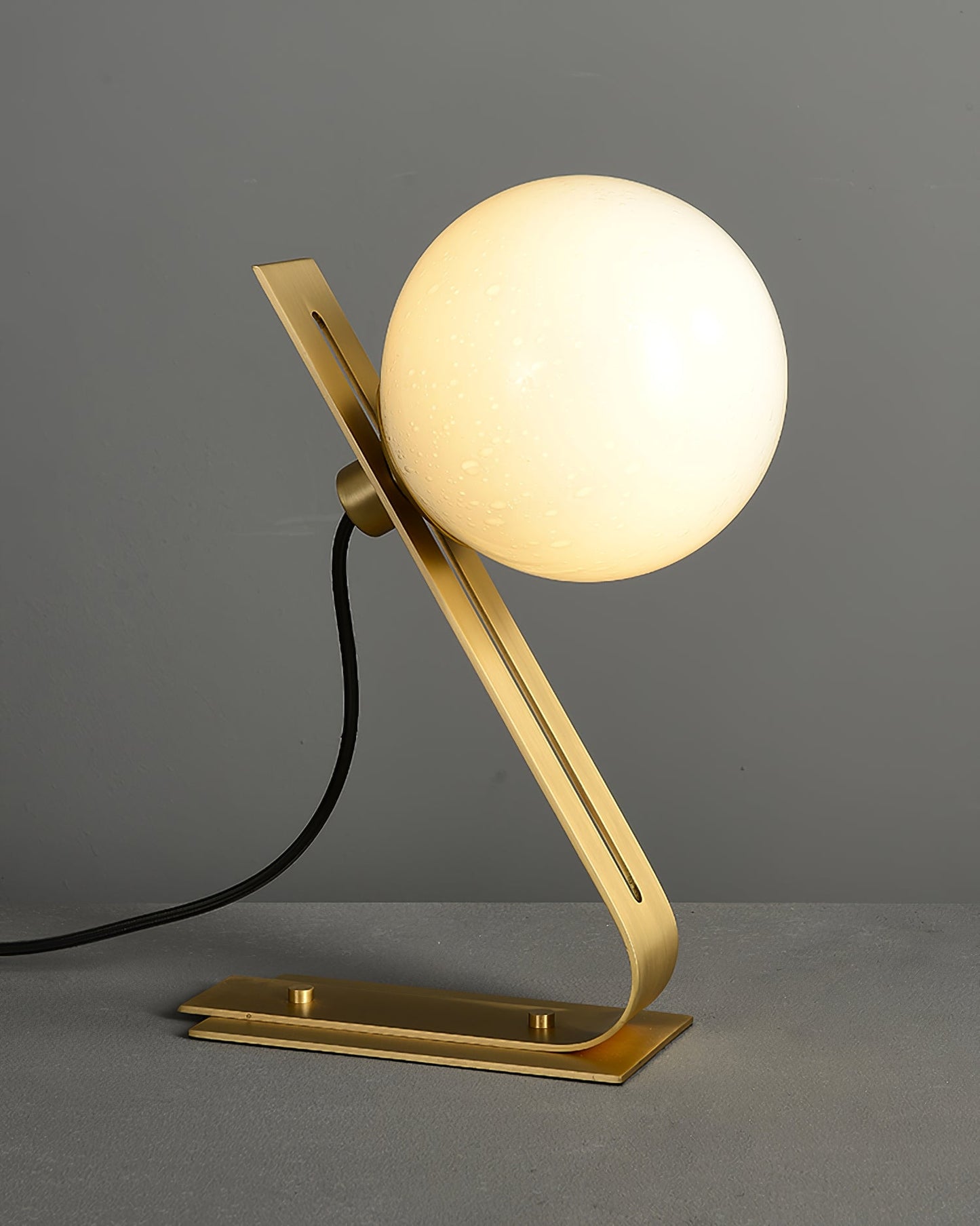 Arandela Tafellamp - Elegante Brass en Witte Glas Lamp Table lamp Myna Mode