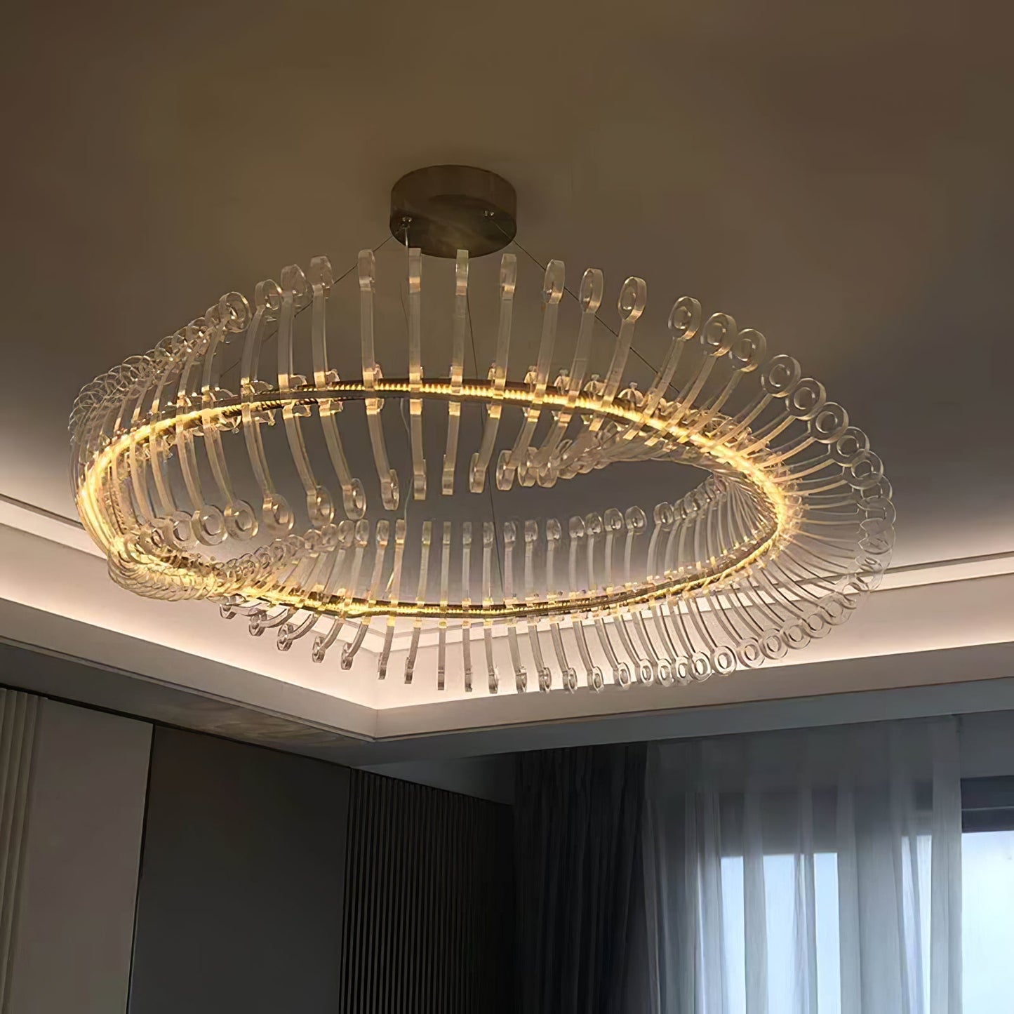 Moderne Hanglamp – Goudkleurig Metaal met Acryl Accenten
