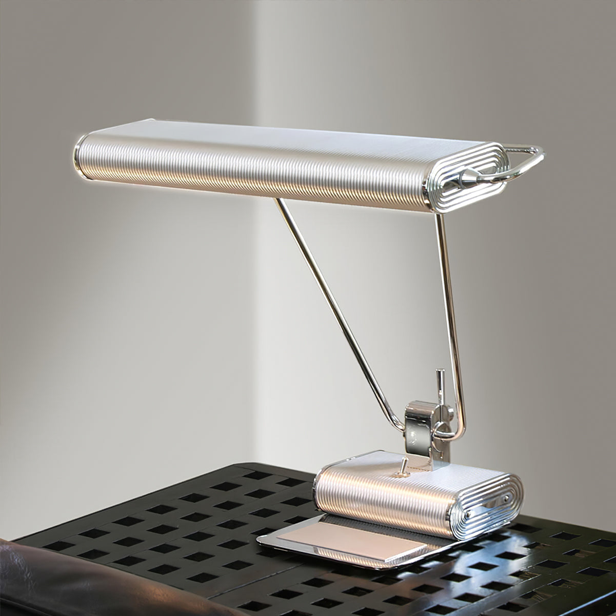 Art Deco Tafellamp – Moderne Bauhaus Lamp met Open Kap | Stijlvolle Verlichting voor op het Bureau