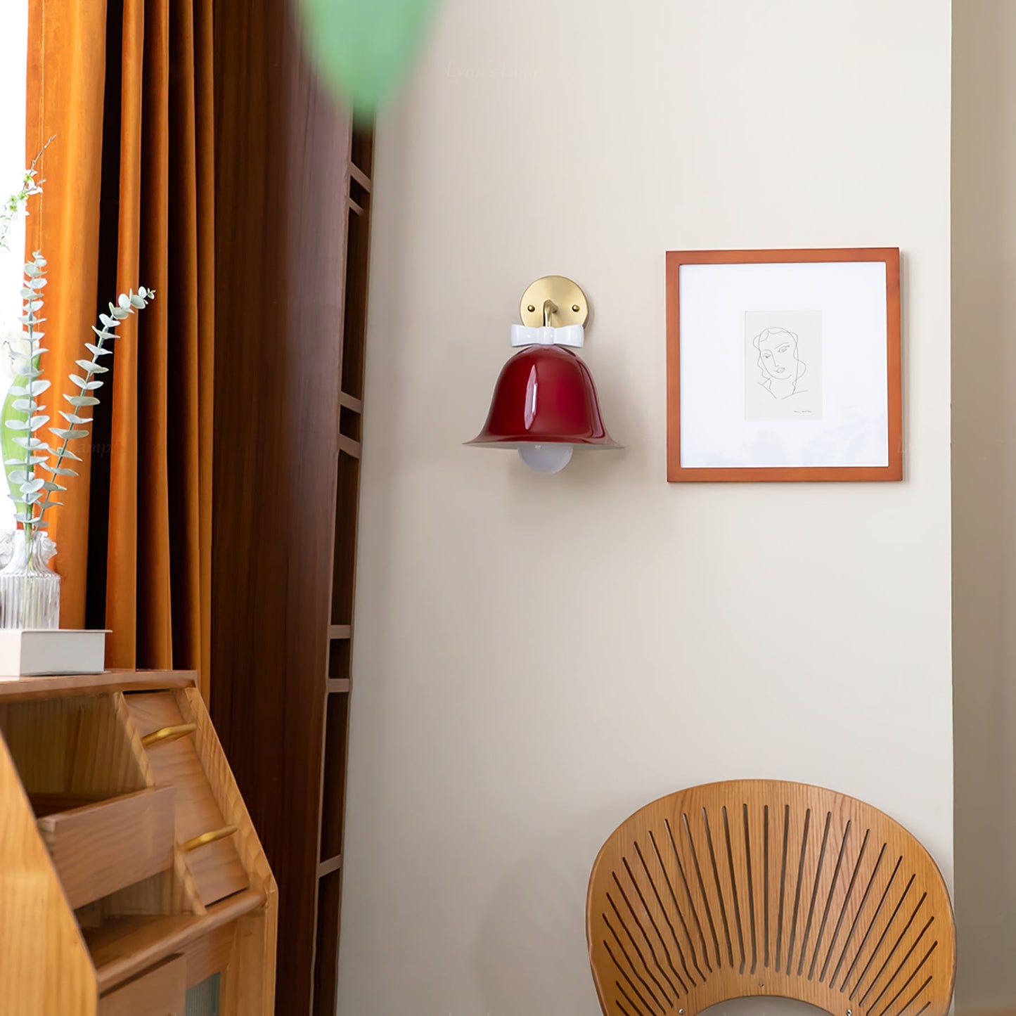 Belvormige Wandlamp – LED Muurverlichting met Speels Design voor Sfeervolle Interieurs