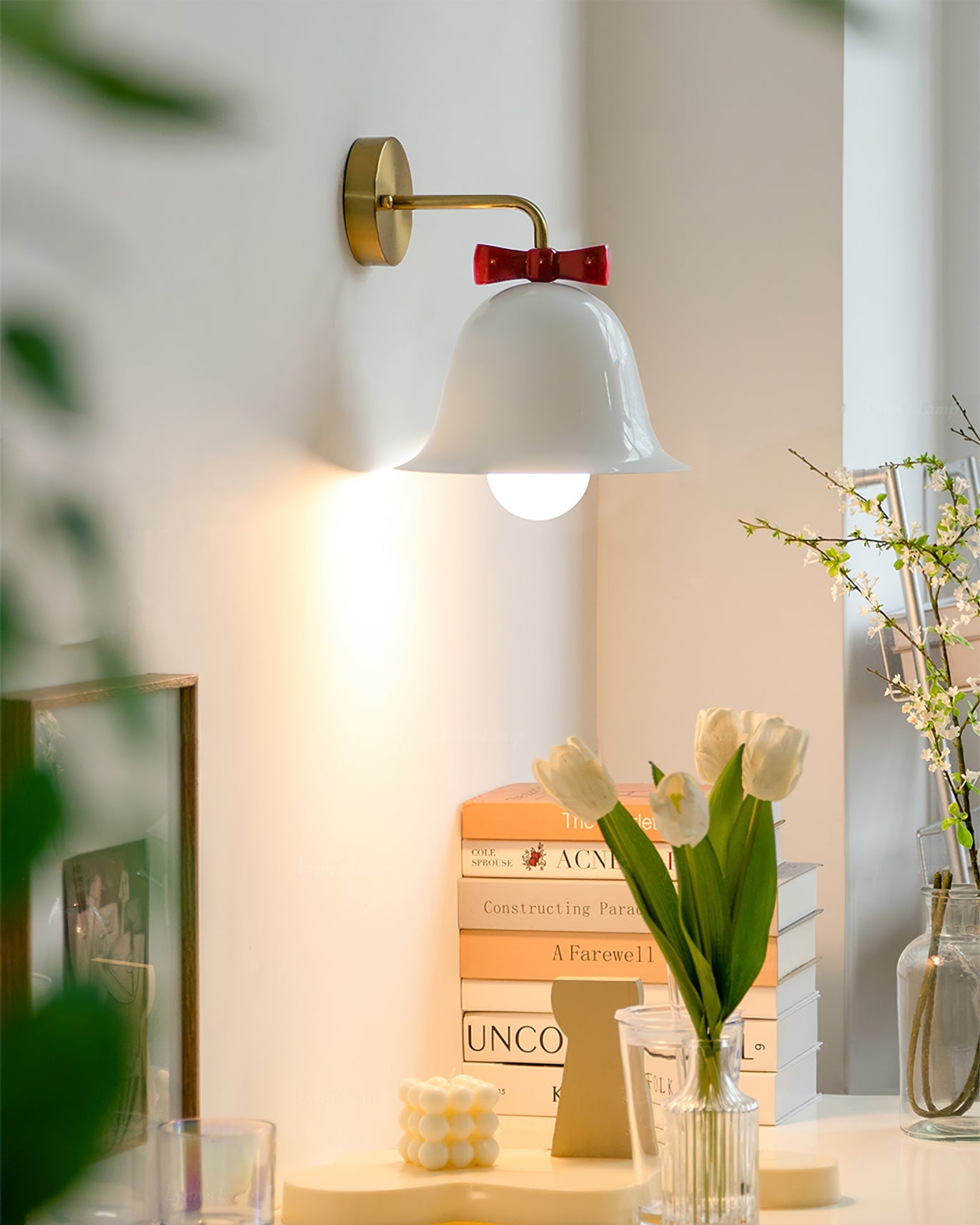 Belvormige Wandlamp – LED Muurverlichting met Speels Design voor Sfeervolle Interieurs