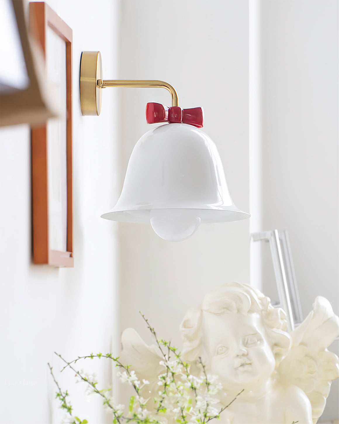 Belvormige Wandlamp – LED Muurverlichting met Speels Design voor Sfeervolle Interieurs