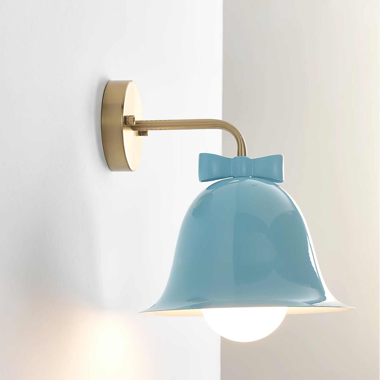 Belvormige Wandlamp – LED Muurverlichting met Speels Design voor Sfeervolle Interieurs