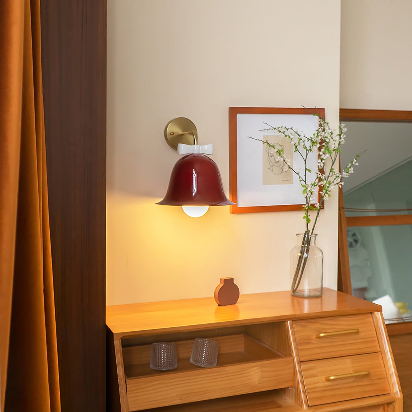 Belvormige Wandlamp – LED Muurverlichting met Speels Design voor Sfeervolle Interieurs