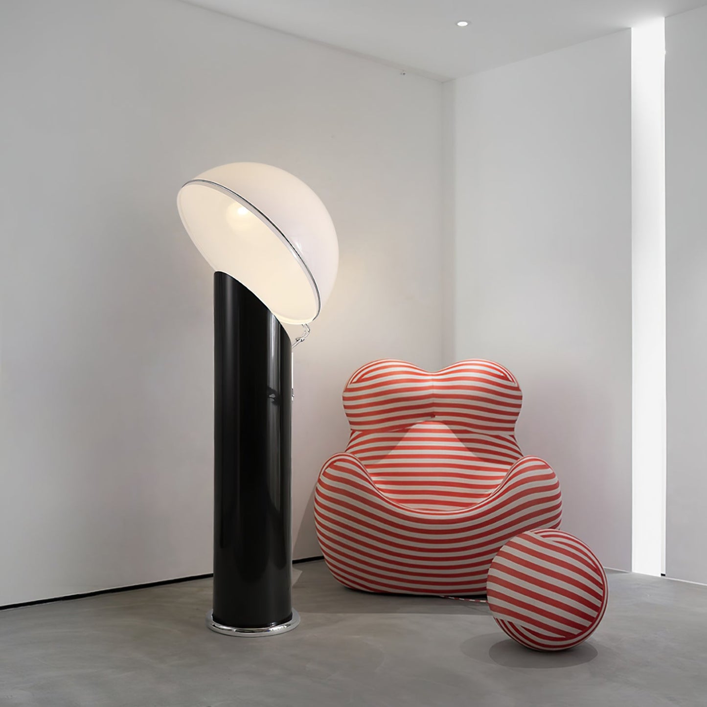 Ciot Vloerlamp - Sculpturale Design Lamp met Lucite Stam en Grote Lampenkap