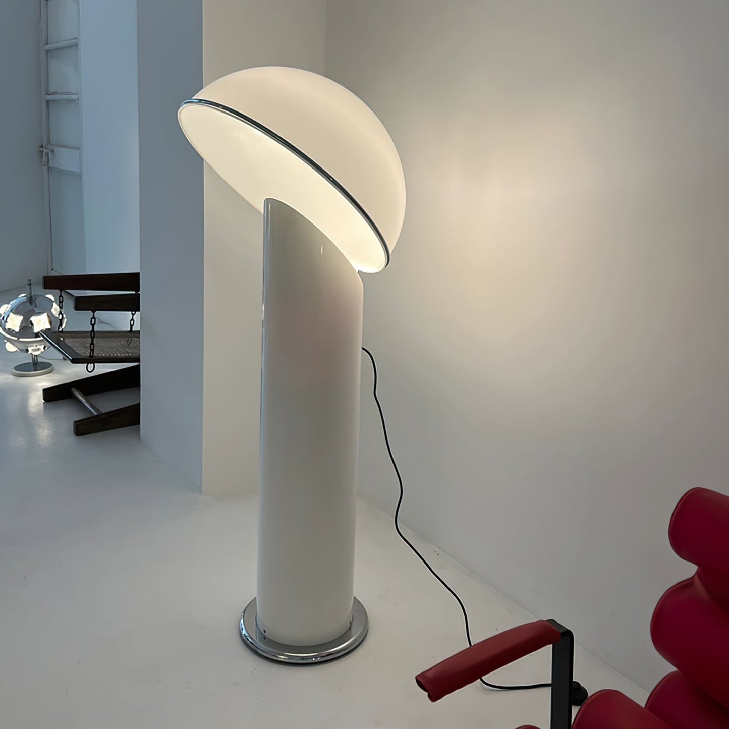 Ciot Vloerlamp - Sculpturale Design Lamp met Lucite Stam en Grote Lampenkap