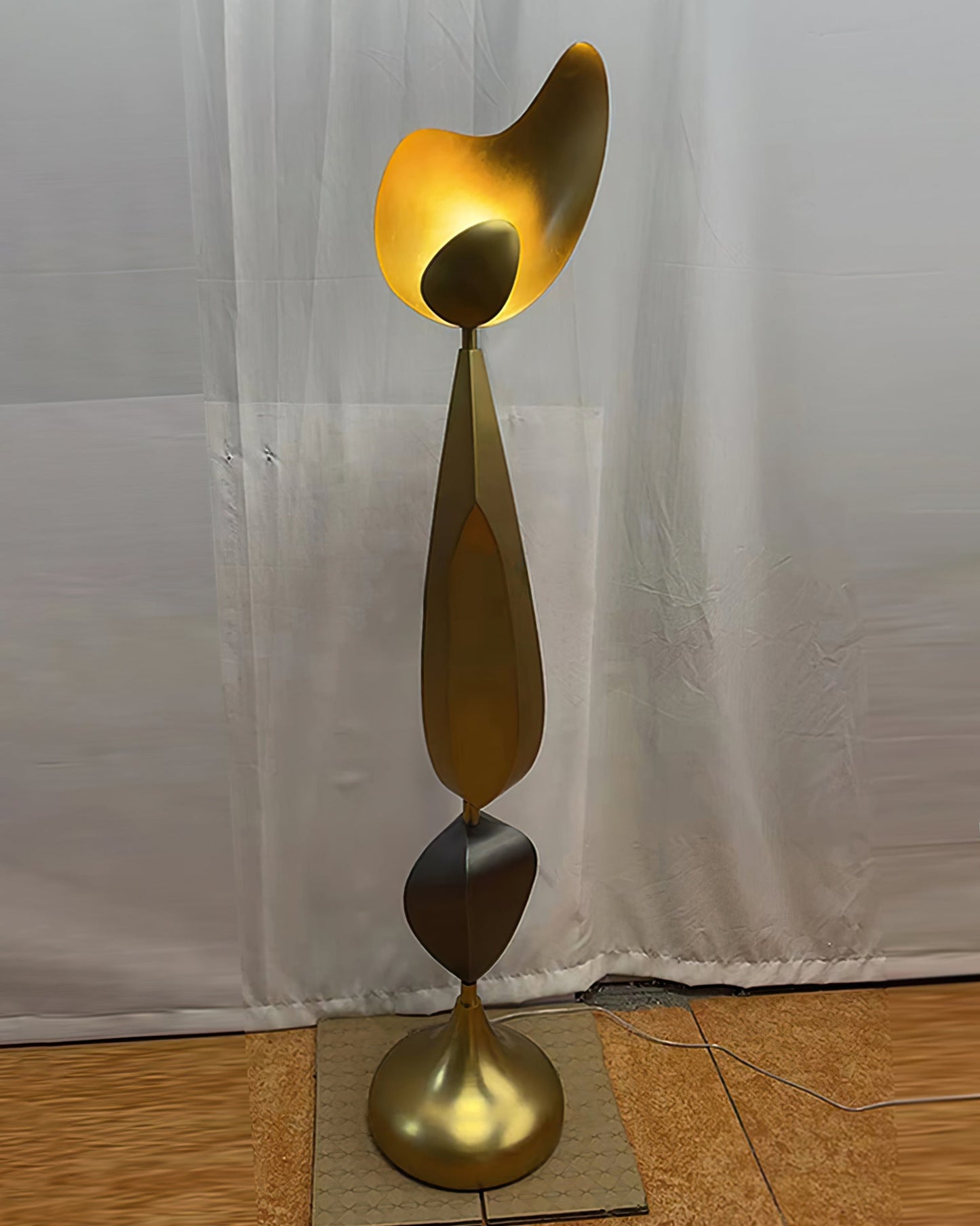 Cosmo Vloerlamp - Bronzen Afwerking - Moderne Design & Ambiance Verlichting