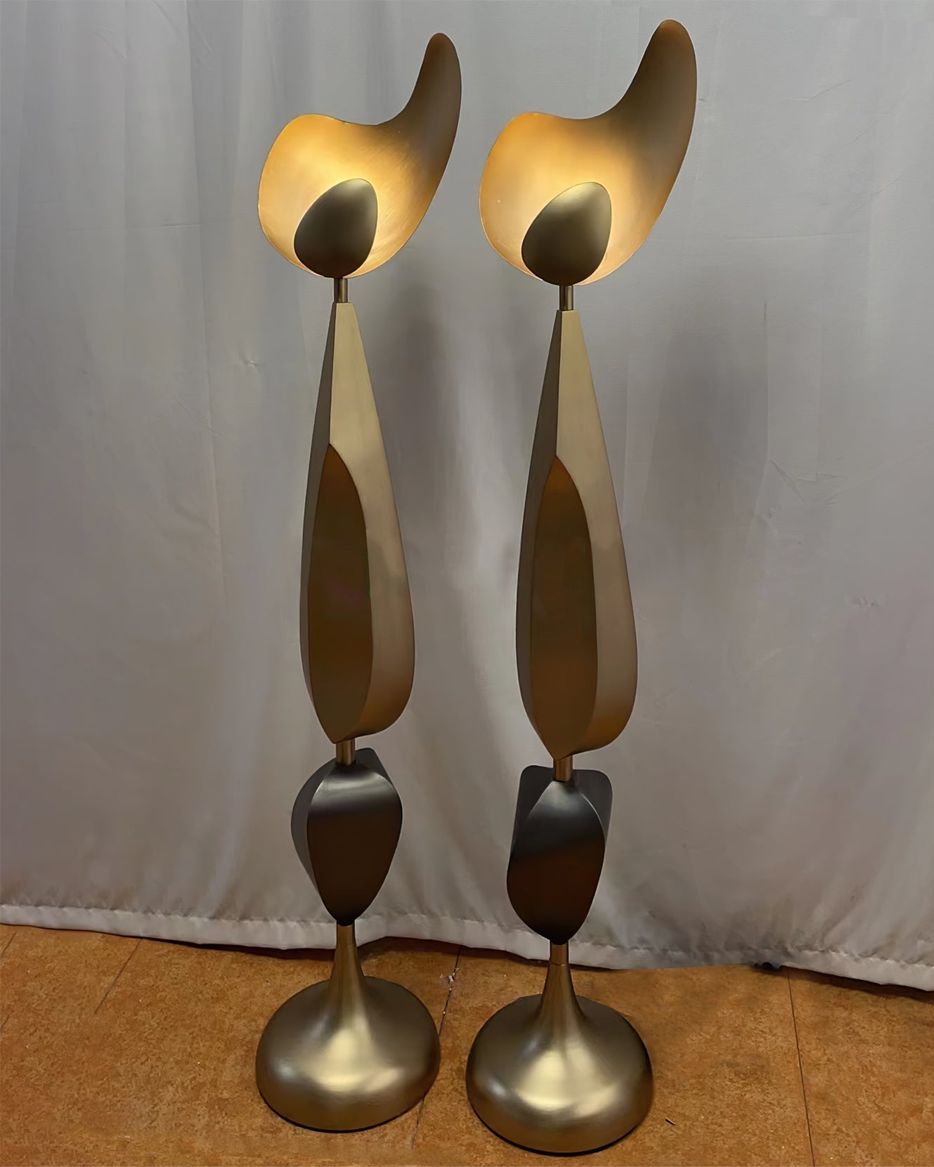 Cosmo Vloerlamp - Bronzen Afwerking - Moderne Design & Ambiance Verlichting