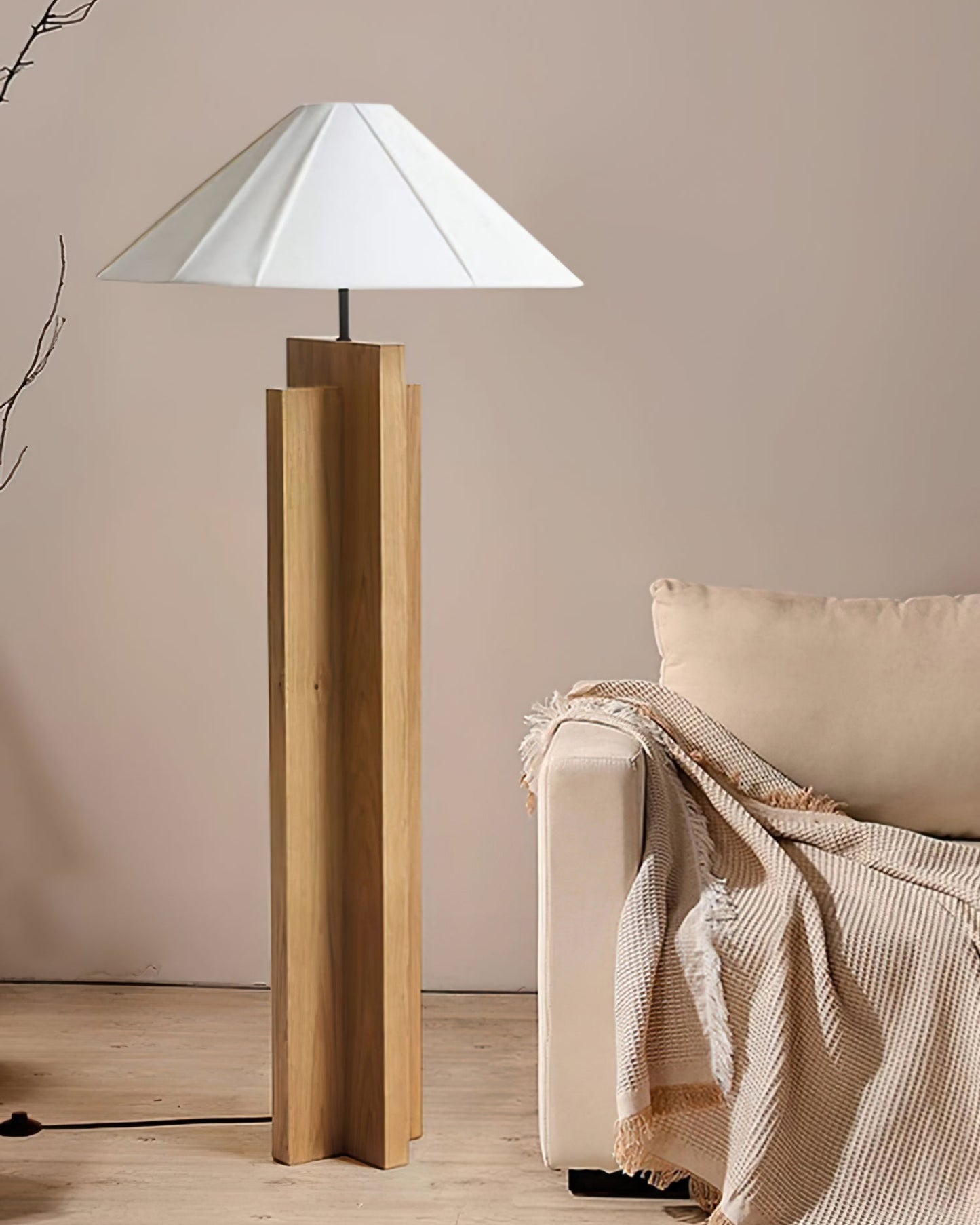 Crossbase Houten Vloerlamp – Minimalistisch Design met Natuurlijke Houten Basis en Witte Stoffen Lampenkap