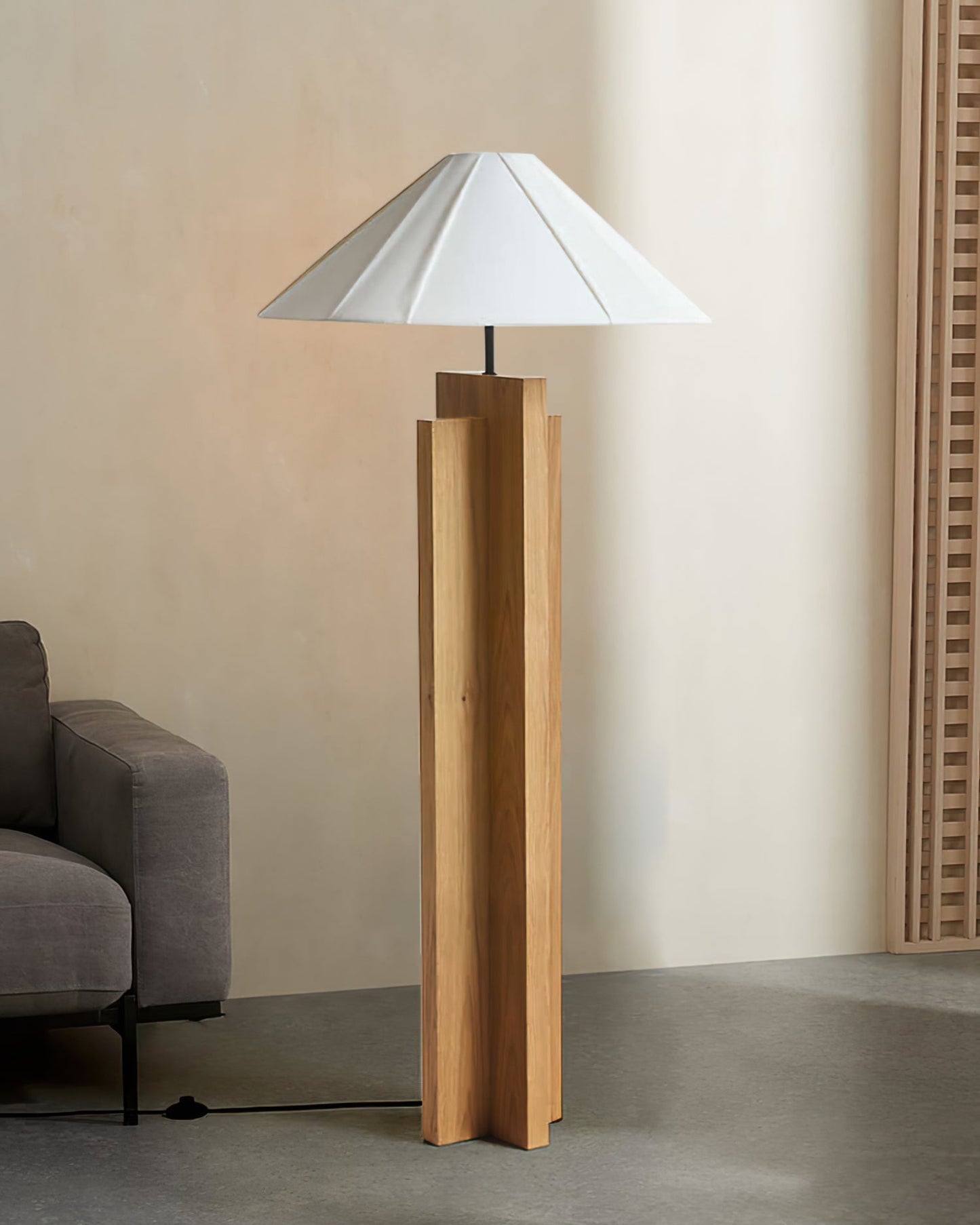 Crossbase Houten Vloerlamp – Minimalistisch Design met Natuurlijke Houten Basis en Witte Stoffen Lampenkap
