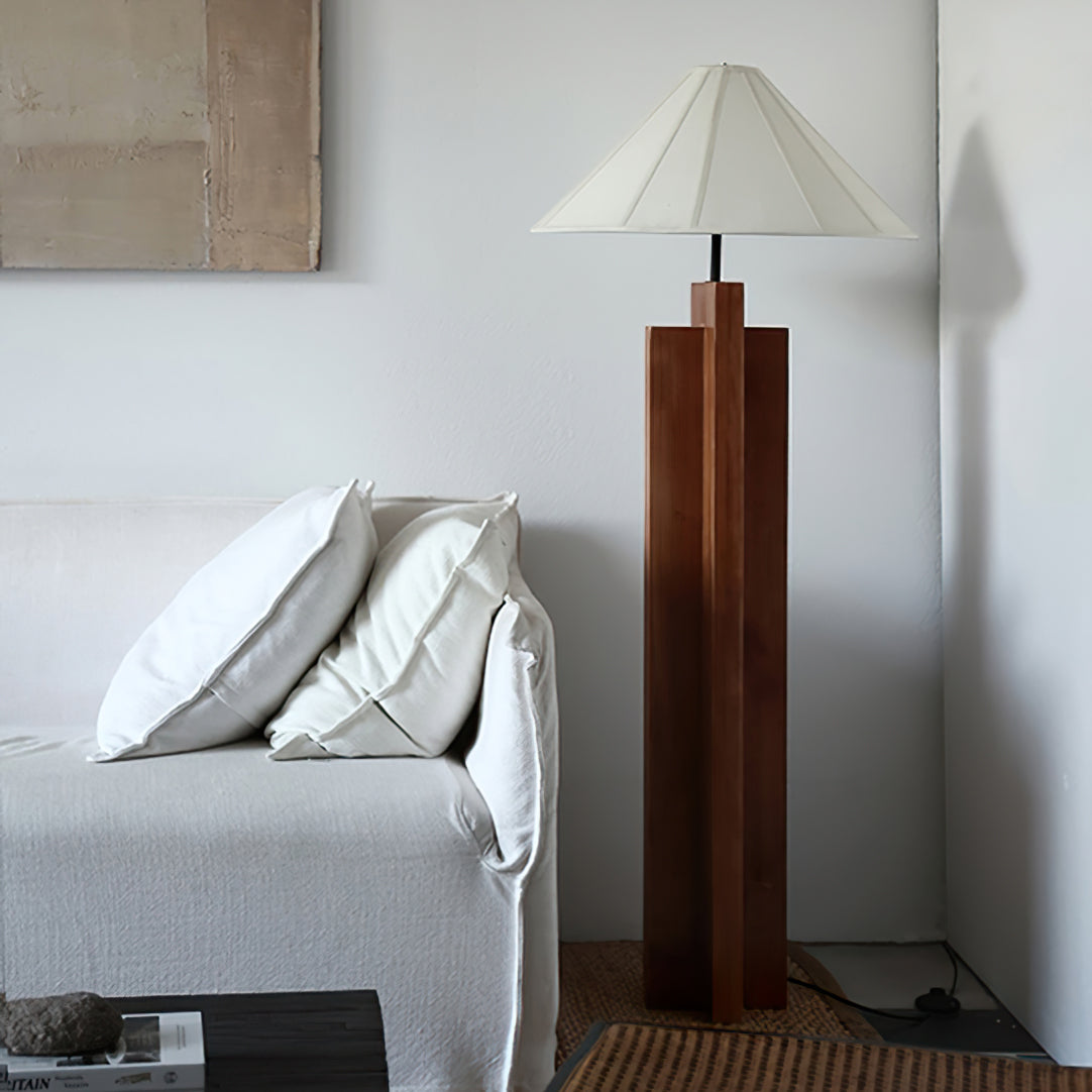 Crossbase Houten Vloerlamp – Minimalistisch Design met Natuurlijke Houten Basis en Witte Stoffen Lampenkap