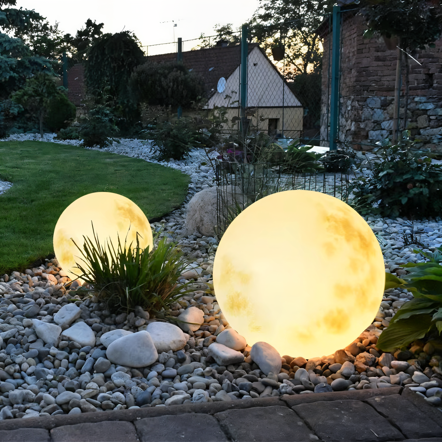 Luna – Solar tuinverlichting in maanvorm – IP65 waterdichte LED buitenlamp – Oplaadbaar via zonne-energie