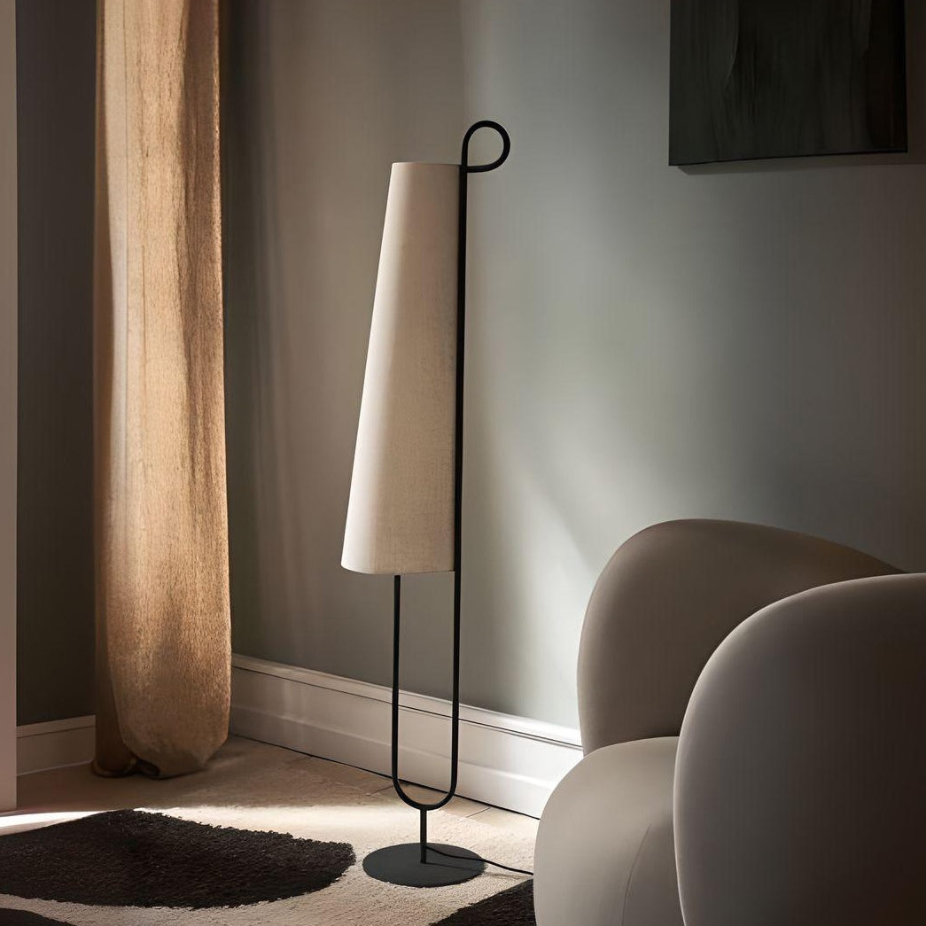 Myna Vloerlamp – Moderne Design Lamp met Stoffen Lampenkap