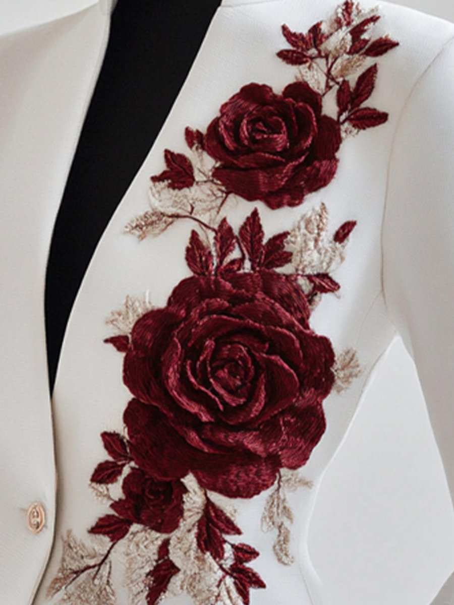 Witte Blazer met Rode Rozen Borduursel – Chic & Elegant