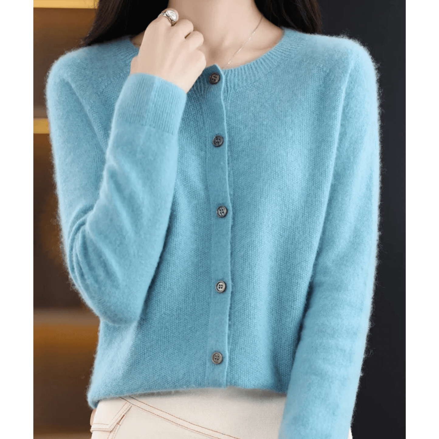 Damen Feinstrickjacke mit Rundhalsausschnitt – Wolliger Look