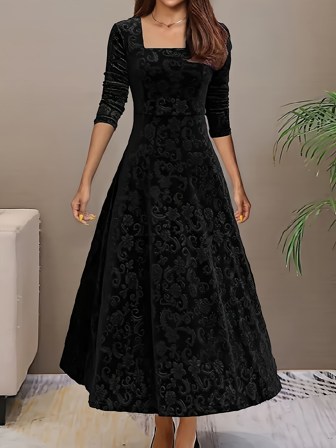 Samt Blumenkleid mit quadratischem Ausschnitt – Für jede Jahreszeit