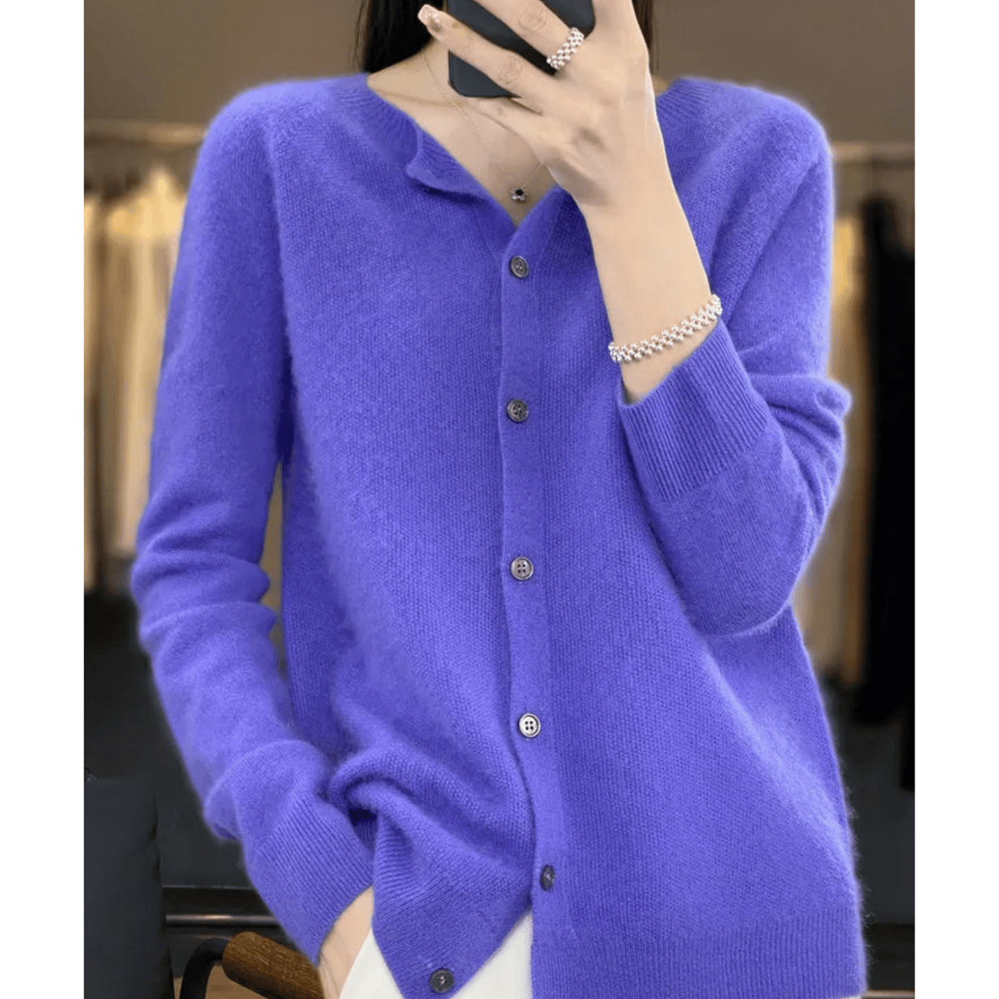 Damen Feinstrickjacke mit Rundhalsausschnitt – Wolliger Look