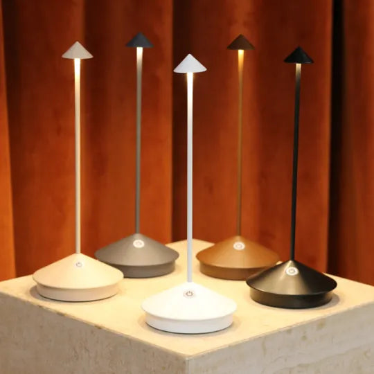ClarityGlow - Kabellose LED-Tischlampe – Stilvoll & Wasserbeständig