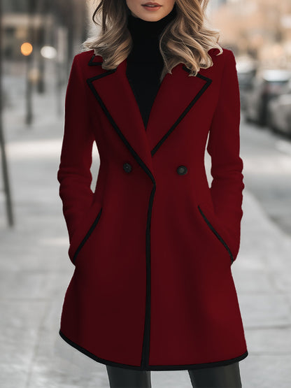 Weiße Damenjacke mit schwarzen Paspeln – Doppelreihig & Elegant