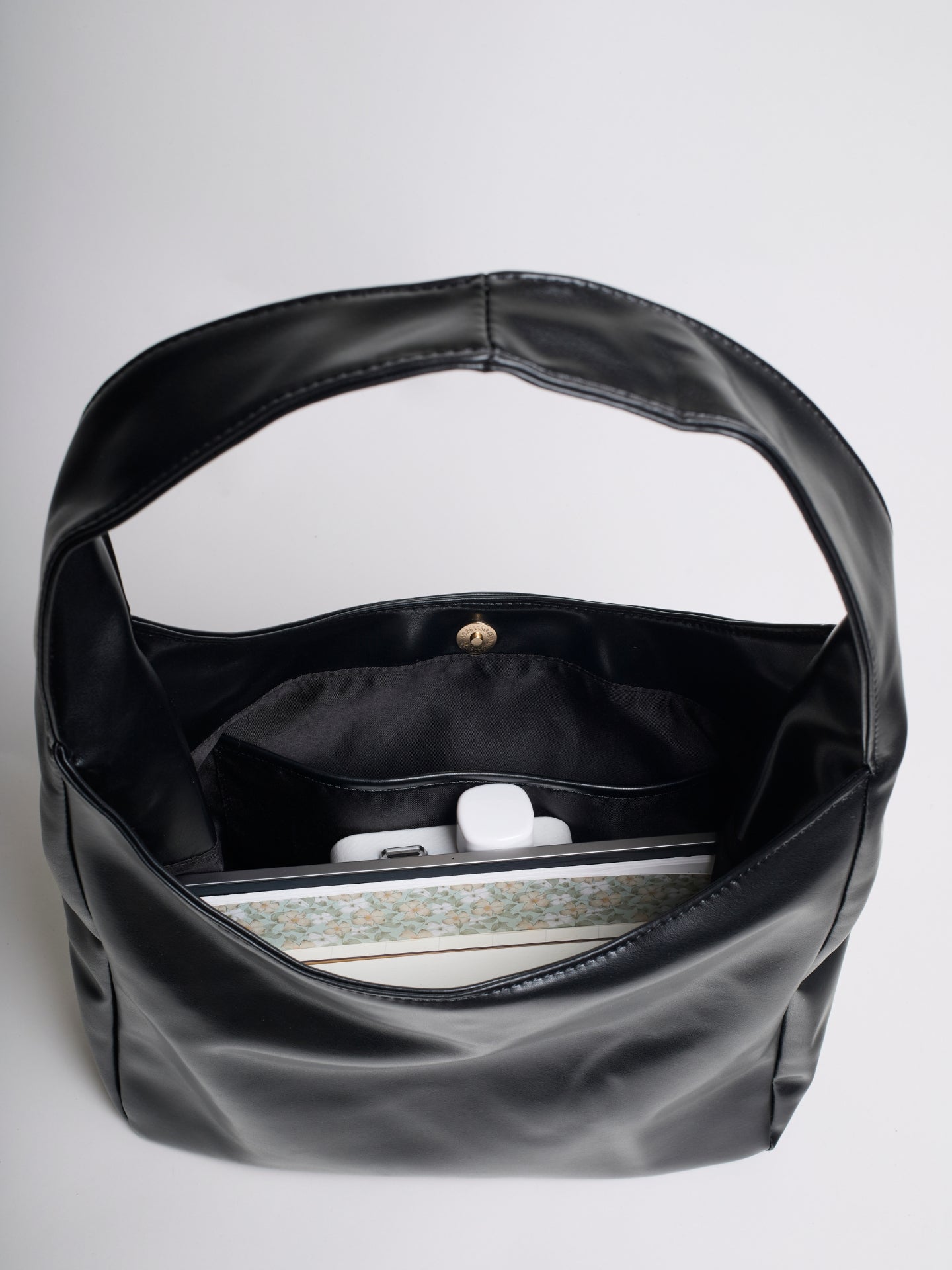 Elegante vegane Ledertasche – Geräumig, stilvoll & nachhaltig für jeden Tag