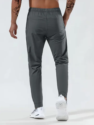 Bequeme Herren-Sporthose mit Stretch & Reißverschlüssen