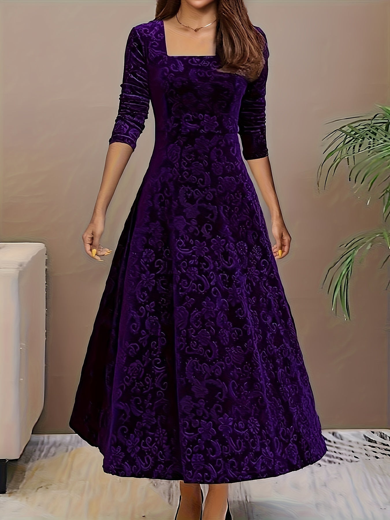 Samt Blumenkleid mit quadratischem Ausschnitt – Für jede Jahreszeit