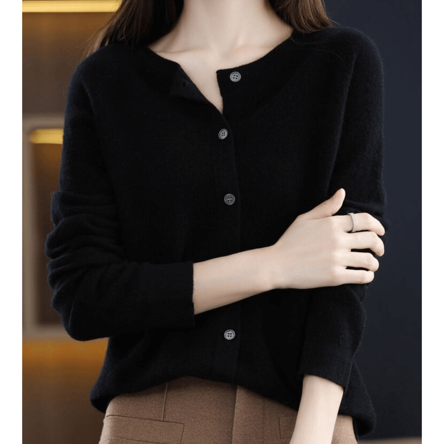 Damen Feinstrickjacke mit Rundhalsausschnitt – Wolliger Look