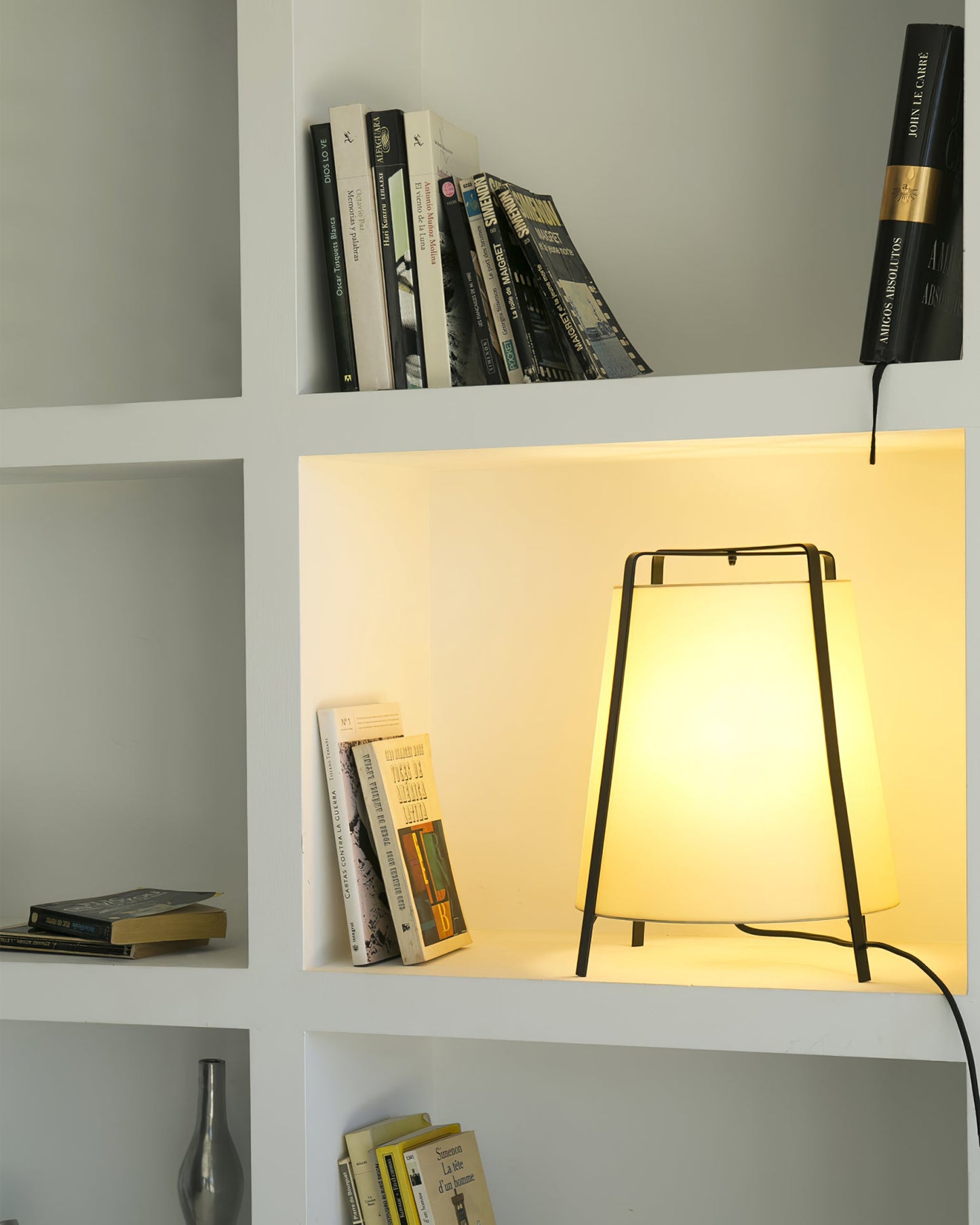 Akane Tafellamp - LED Verlichting met Stijlvolle Oriëntaalse Ontwerpen Table lamp Myna Mode