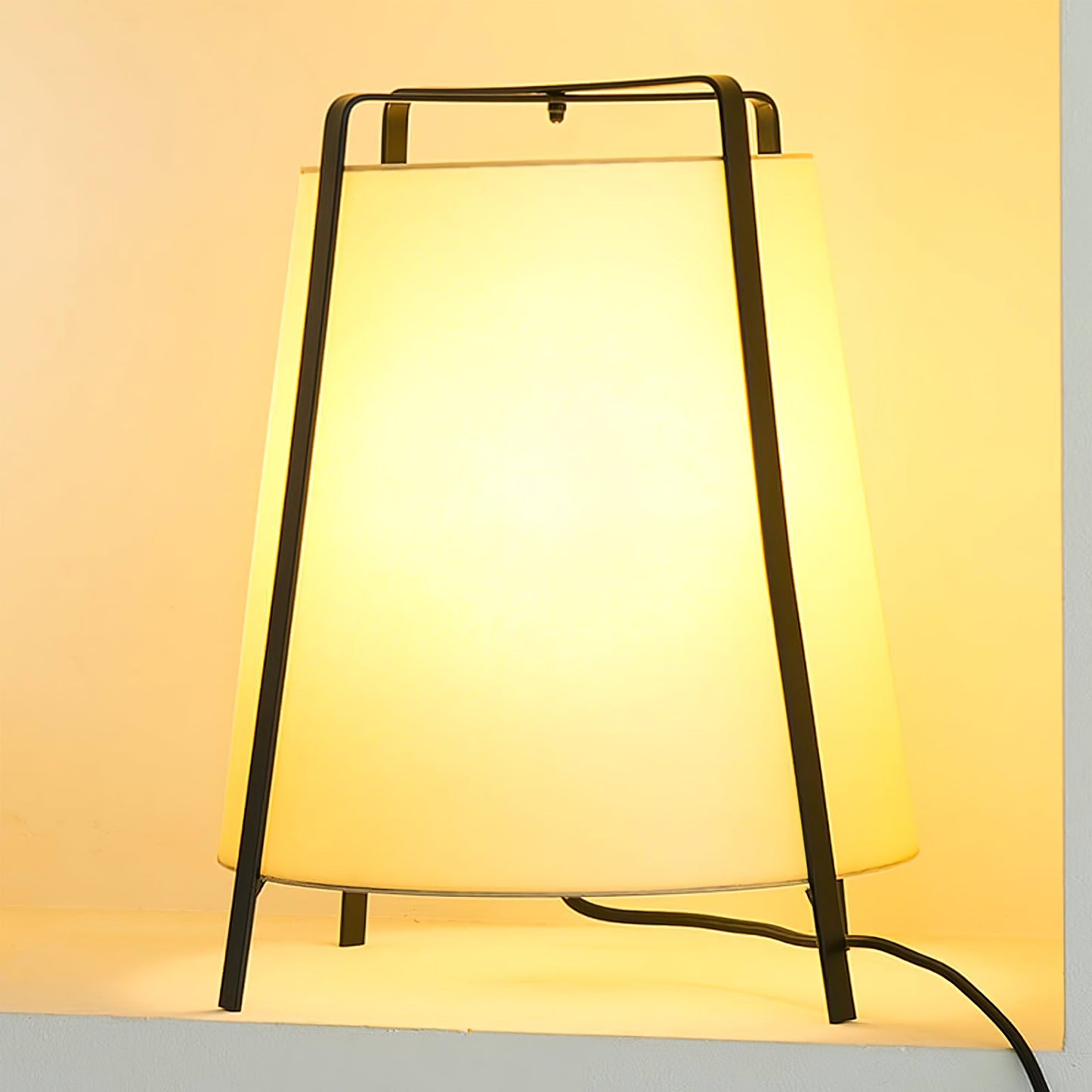 Akane Tafellamp - LED Verlichting met Stijlvolle Oriëntaalse Ontwerpen Table lamp Myna Mode