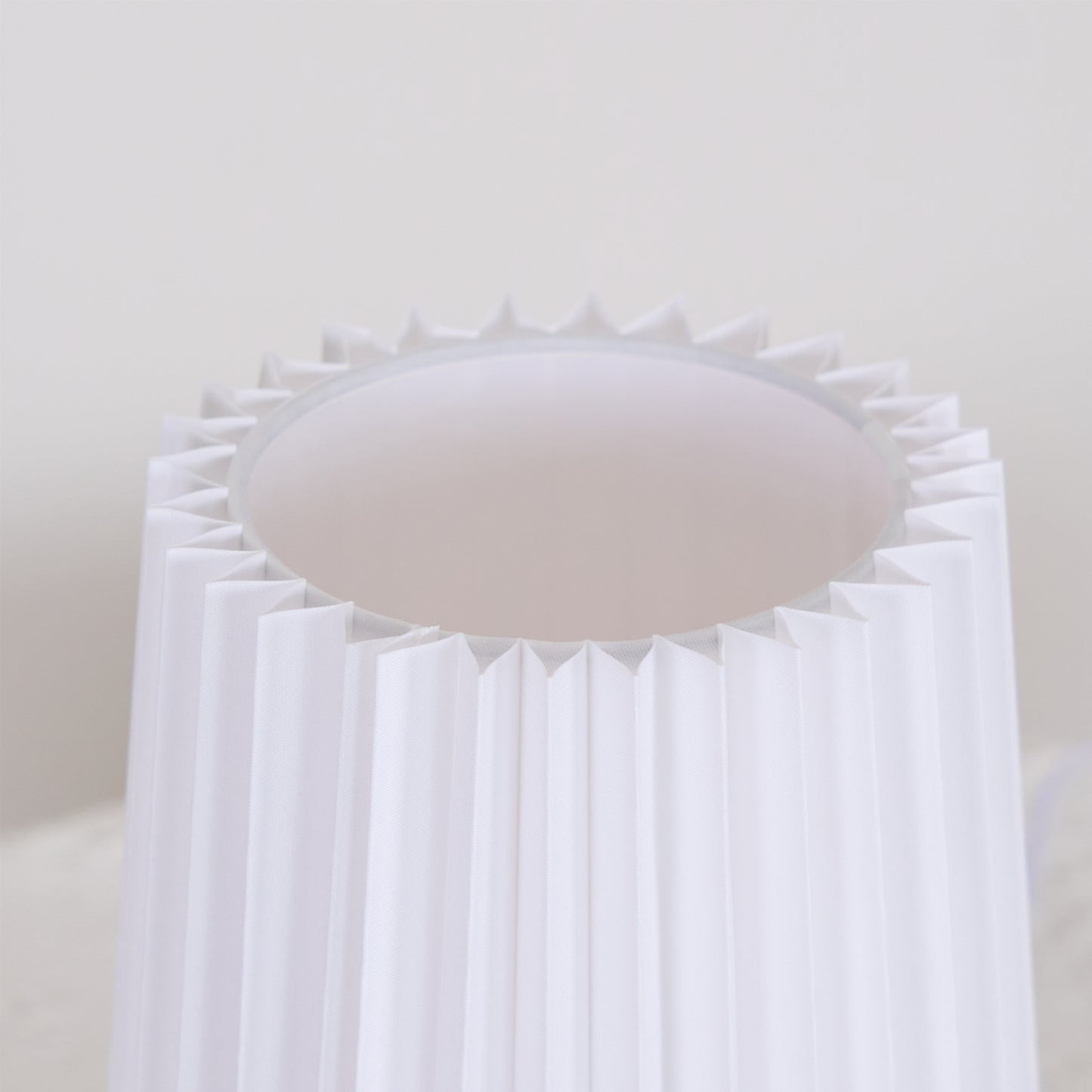 Apollo Tafellamp - Stijlvolle Keramische Lamp met Stof, Moderne Verlichting voor Binnen