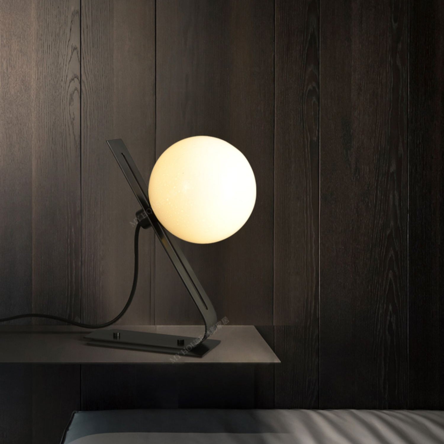 Arandela Tafellamp - Elegante Brass en Witte Glas Lamp Table lamp Myna Mode