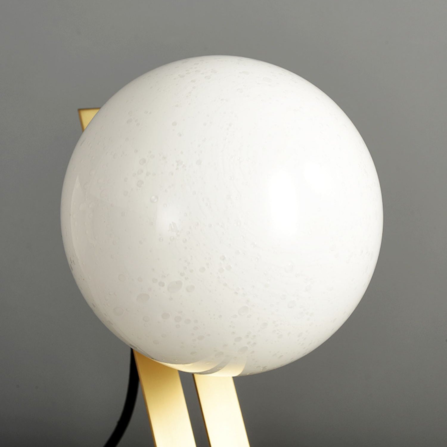 Arandela Tafellamp - Elegante Brass en Witte Glas Lamp Table lamp Myna Mode