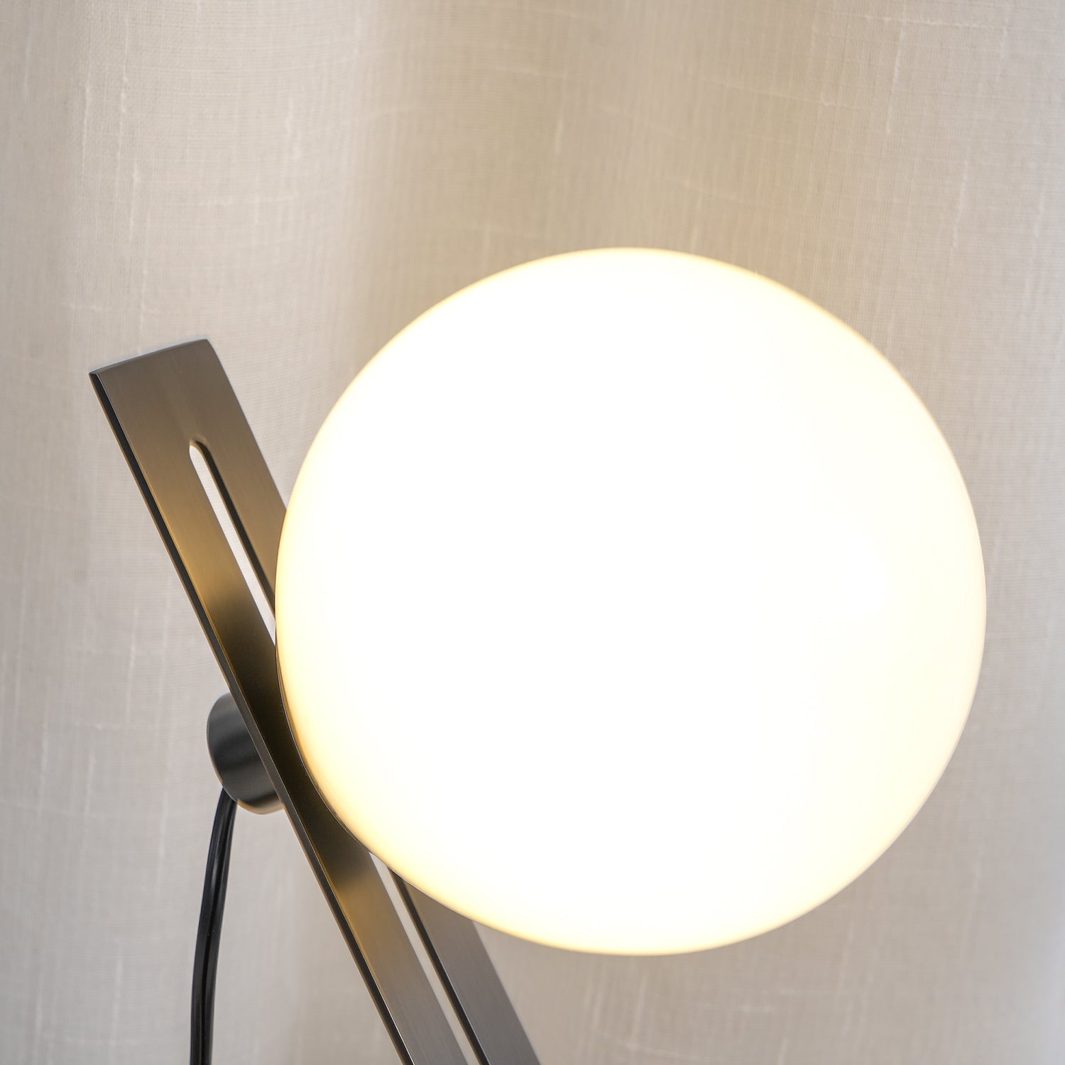 Arandela Tafellamp - Elegante Brass en Witte Glas Lamp Table lamp Myna Mode
