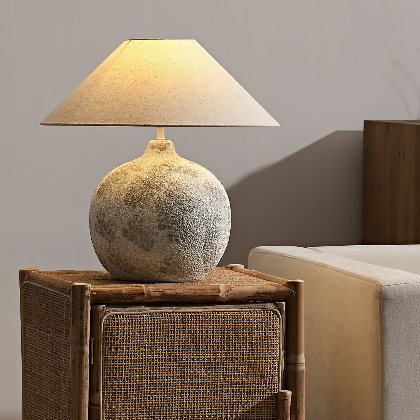 Arosa Tafel Lamp - Keramische Basis met Stijlvolle Stoffen Lampenkap Table lamp Myna Mode