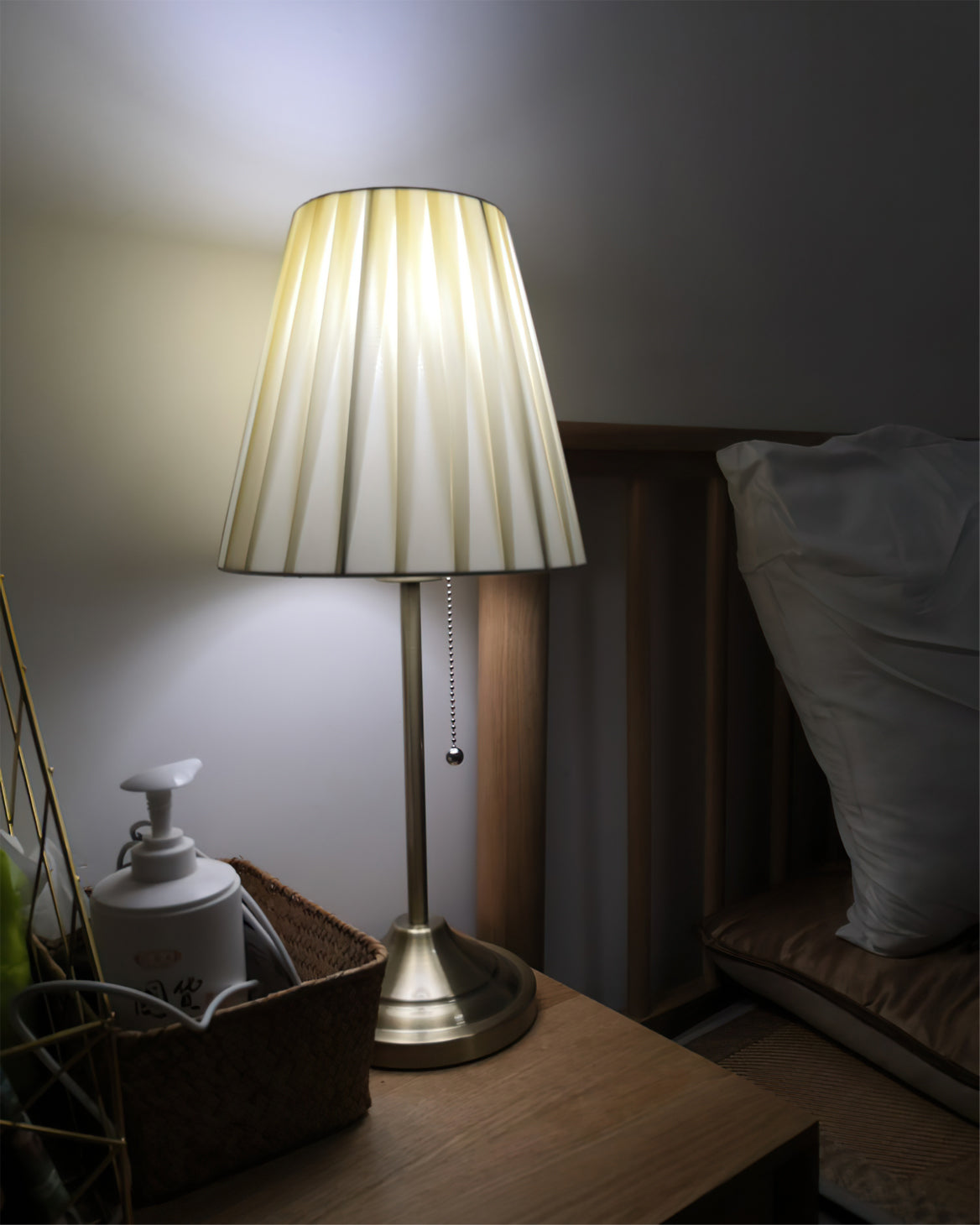 Arstid Tafel Lamp | Stijlvolle Metaal & Stof Lamp met Geel Plissé Lampenkap