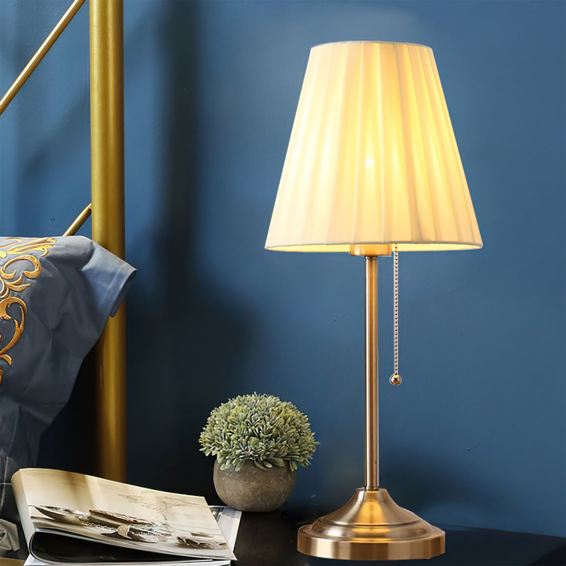 Arstid Tafel Lamp | Stijlvolle Metaal & Stof Lamp met Geel Plissé Lampenkap