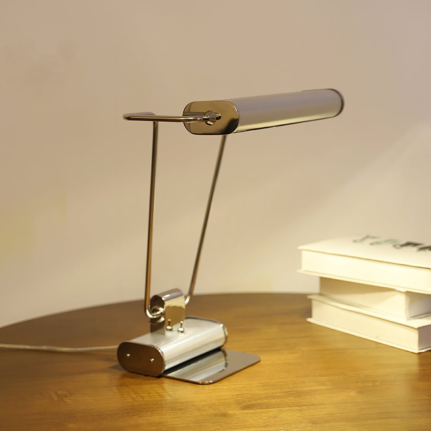 Art Deco Tafellamp – Moderne Bauhaus Lamp met Open Kap | Stijlvolle Verlichting voor op het Bureau