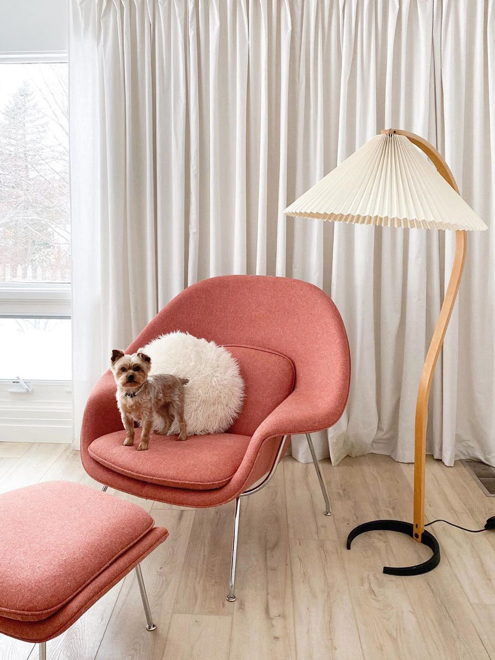 Caprani | Vloerlamp met Houten Standaard en Linnen Lampenkap