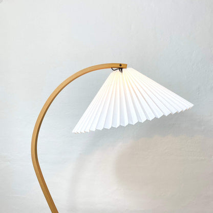 Caprani | Vloerlamp met Houten Standaard en Linnen Lampenkap