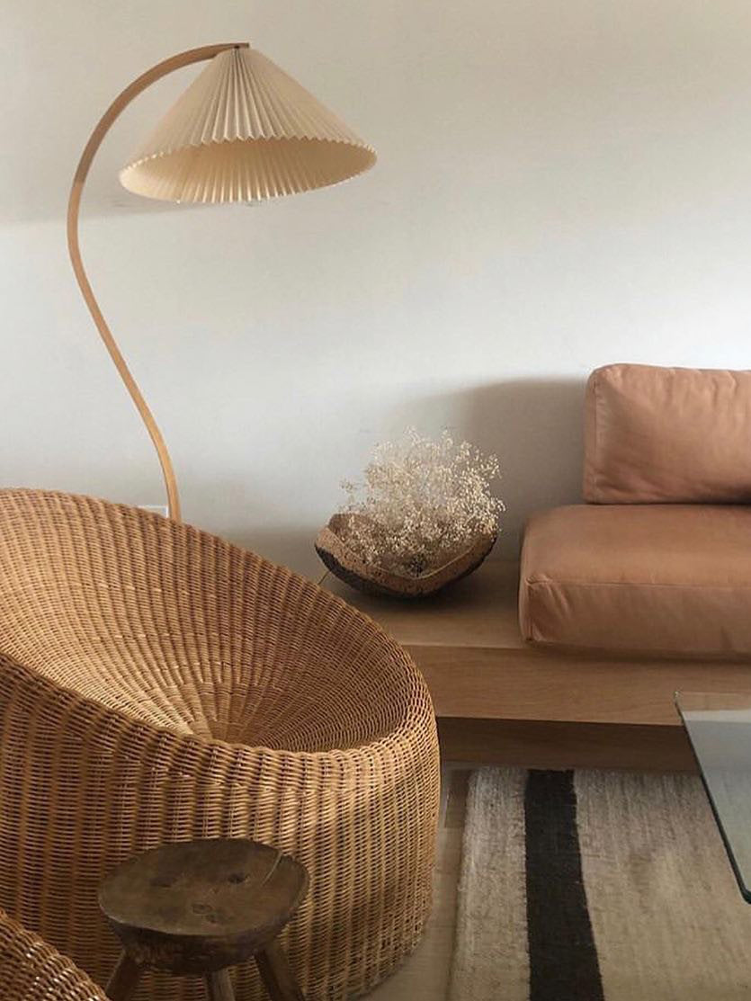 Caprani | Vloerlamp met Houten Standaard en Linnen Lampenkap