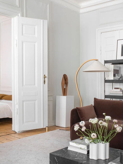 Caprani | Vloerlamp met Houten Standaard en Linnen Lampenkap