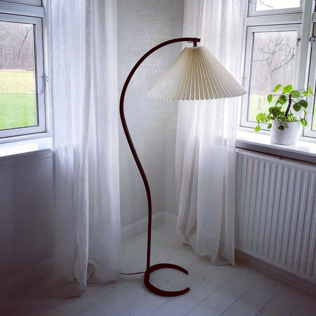 Caprani | Vloerlamp met Houten Standaard en Linnen Lampenkap