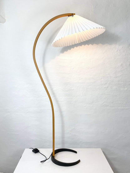 Caprani | Vloerlamp met Houten Standaard en Linnen Lampenkap