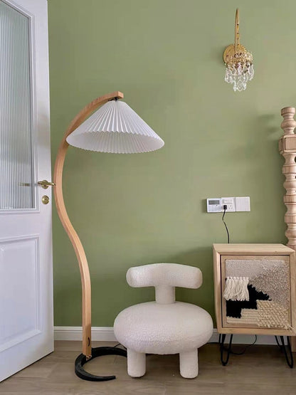 Caprani | Vloerlamp met Houten Standaard en Linnen Lampenkap