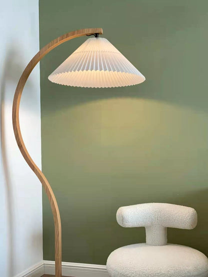Caprani | Vloerlamp met Houten Standaard en Linnen Lampenkap