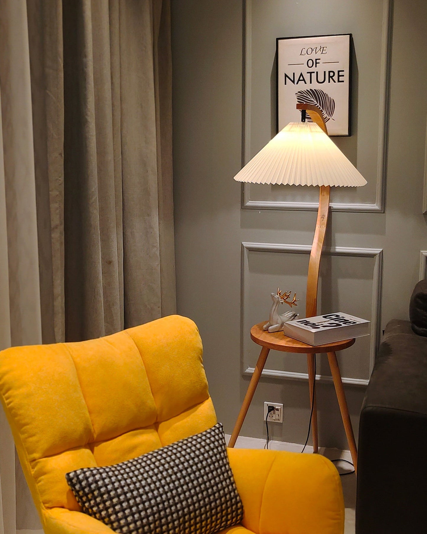 Caprani | Moderne Vloerlamp met Verstelbare Verlichting voor Slaapkamer en Woonkamer