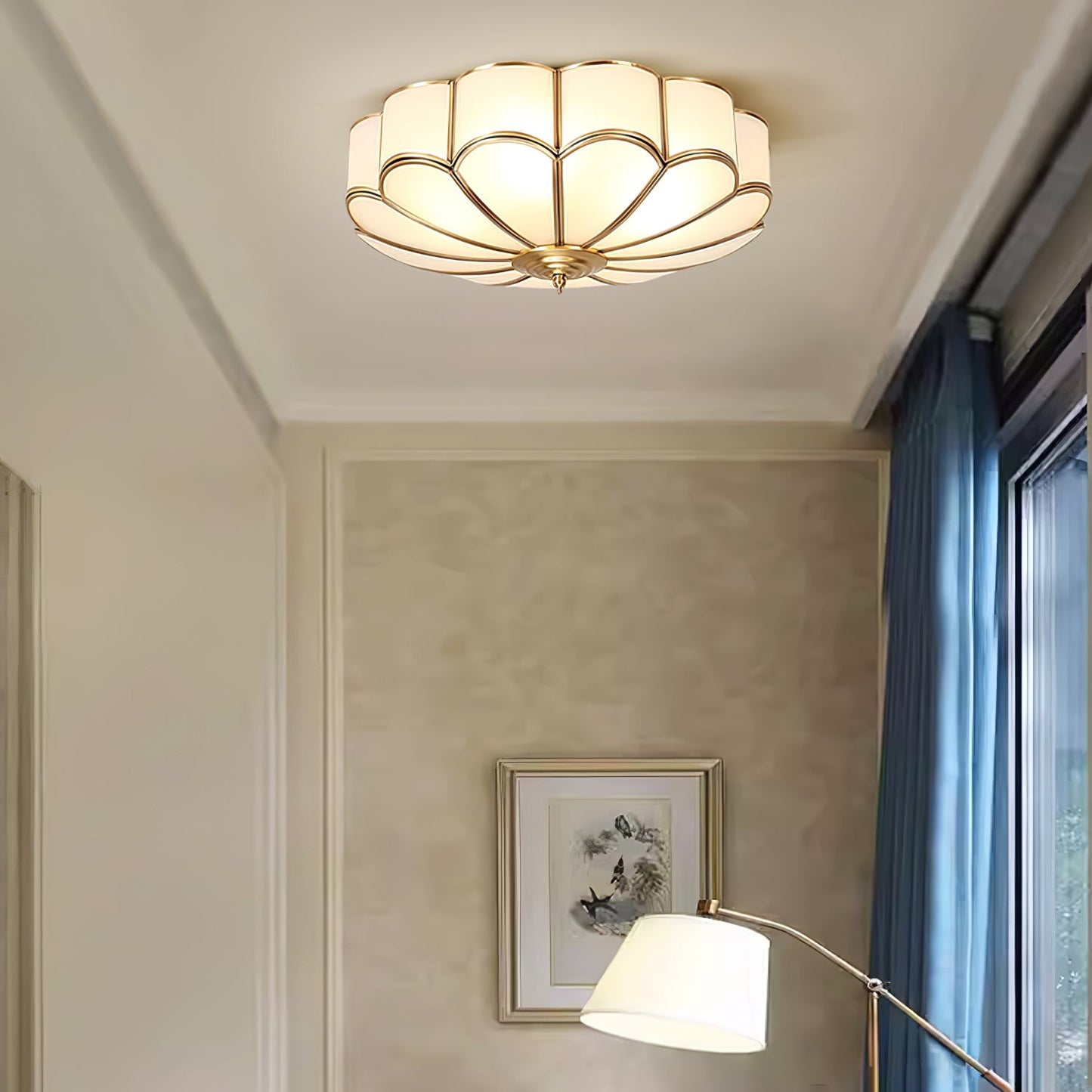 Inbouw Plafondlamp van Glas in Bloemvorm – Messing Afwerking met Luxe Postmoderne Stijl